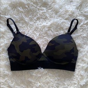 Victoria’s Secret PINK CAMO Wireless T-shirt Bra🖤
